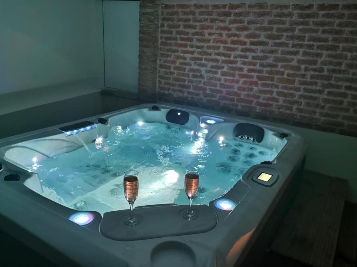 Gite Le Jardin Secret Et Gite Au Temps Suspendu Montpezat  Esterno foto