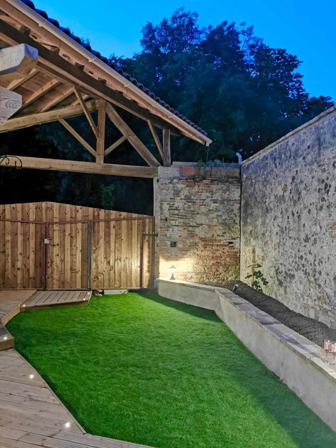 Gite Le Jardin Secret Et Gite Au Temps Suspendu Montpezat  Esterno foto