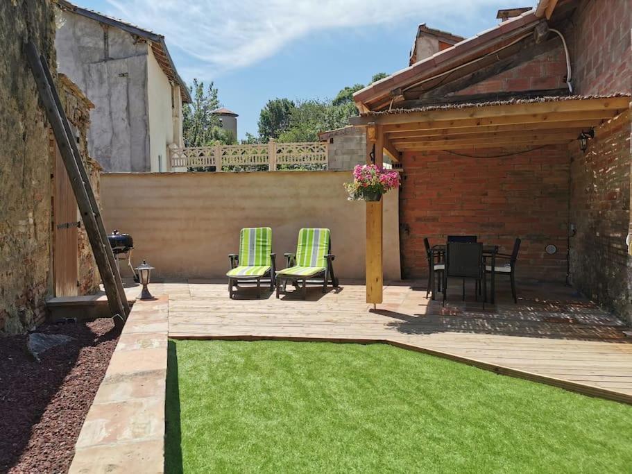 Gite Le Jardin Secret Et Gite Au Temps Suspendu Montpezat  Esterno foto