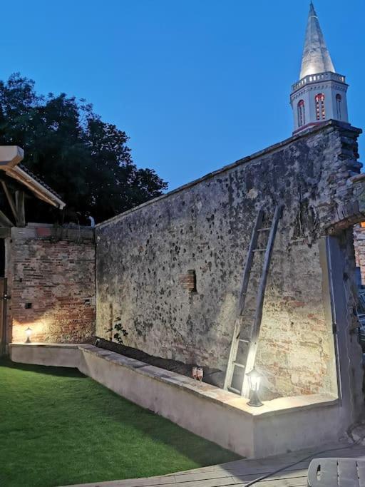 Gite Le Jardin Secret Et Gite Au Temps Suspendu Montpezat  Esterno foto